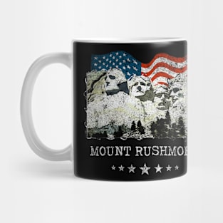 Mount Rushmore Distressed Vintage Patriots Flag Tee Mug